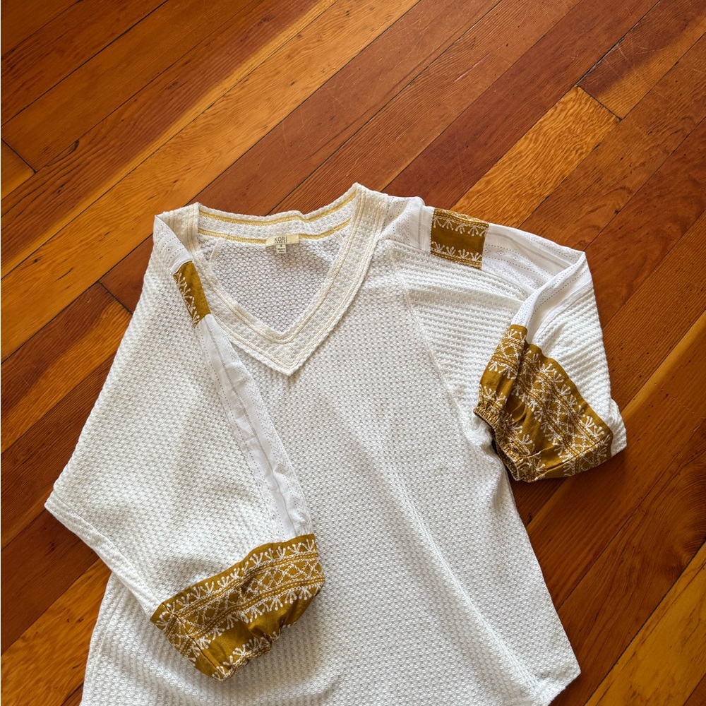 Kori  hobo White and Gold Long Sleeve Kids Tee